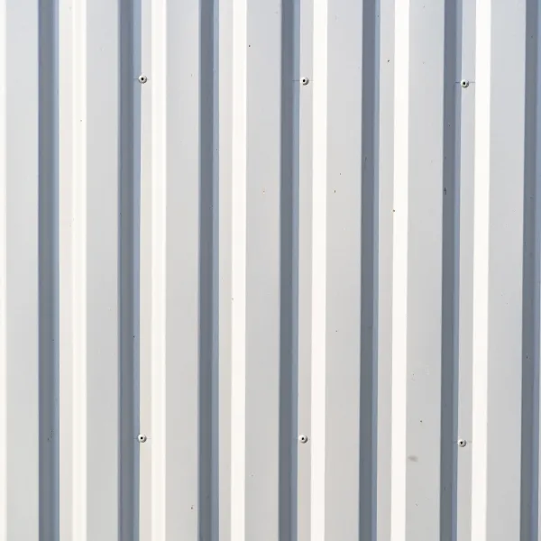 Panel de metal siding con aislación térmica y alta resistencia